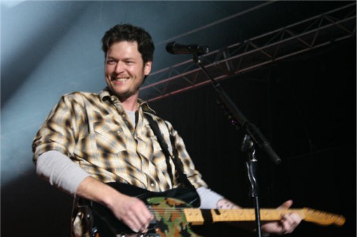 Blake Shelton Startin Fires Acountry blake shelton startin fires acountry